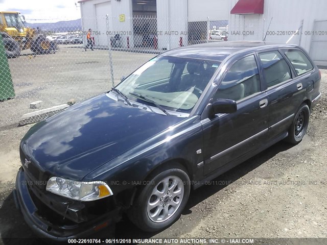 YV1VW2559YF499694 - 2000 VOLVO V40 Dark Blue photo 2