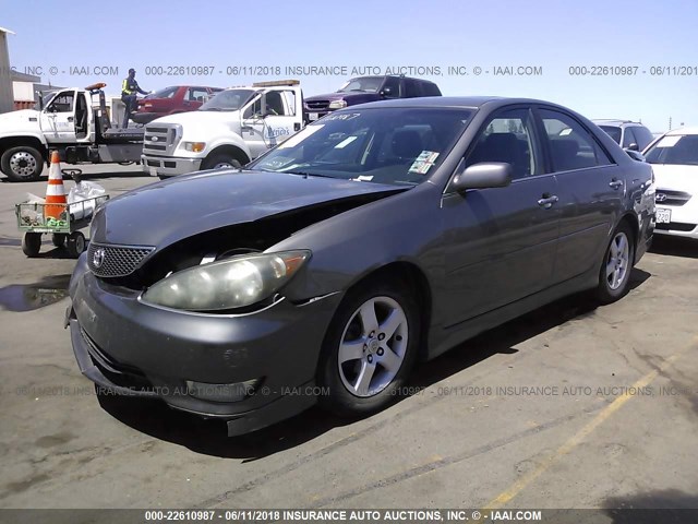 4T1BE30K85U589470 - 2005 TOYOTA CAMRY LE/XLE/SE 灰色 照片 2