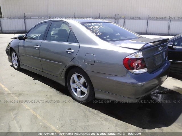 4T1BE30K85U589470 - 2005 TOYOTA CAMRY LE/XLE/SE 灰色 照片 3