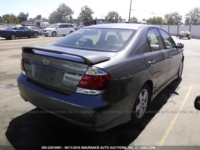 4T1BE30K85U589470 - 2005 TOYOTA CAMRY LE/XLE/SE 灰色 照片 4