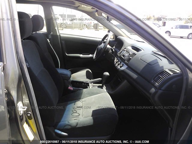 4T1BE30K85U589470 - 2005 TOYOTA CAMRY LE/XLE/SE 灰色 照片 5