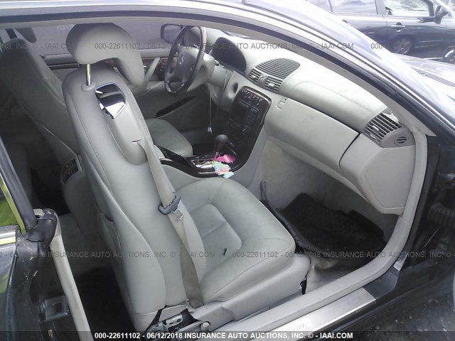 WDBPJ75J82A029344 - 2002 MERCEDES-BENZ CL 500 GRAY photo 5