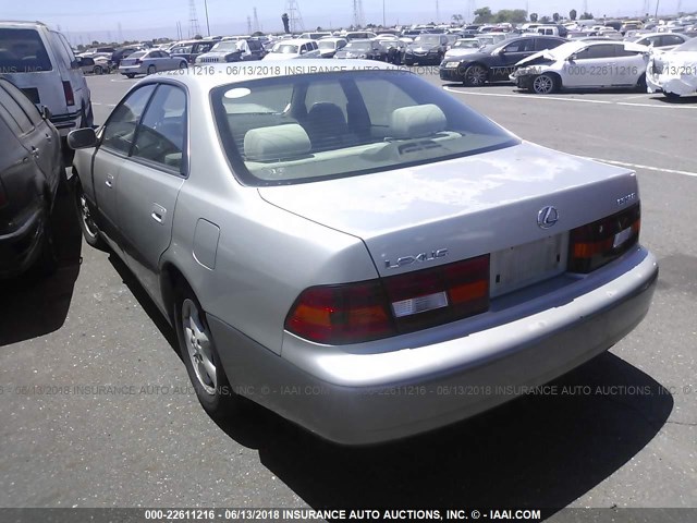 JT8BF22G1V0032538 - 1997 LEXUS ES 300 SILVER photo 3