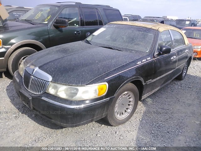 1LNHM83W5XY613342 - 1999 LINCOLN TOWN CAR CARTIER BLACK photo 2