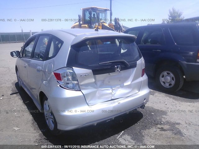 JHMGE8H5XBC017323 - 2011 HONDA FIT SPORT SILVER photo 6