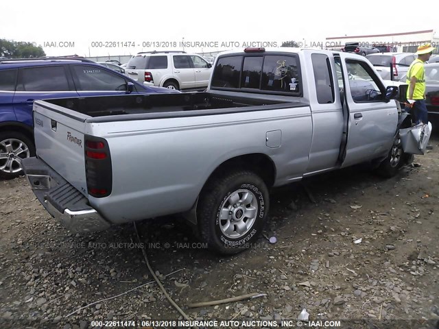 1N6DD26S4YC433063 - 2000 NISSAN FRONTIER KING CAB XE SILVER photo 4