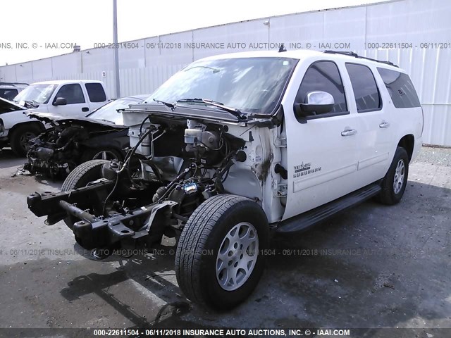 1GNSCJE05BR284908 - 2011 CHEVROLET SUBURBAN C1500 LT WHITE photo 2