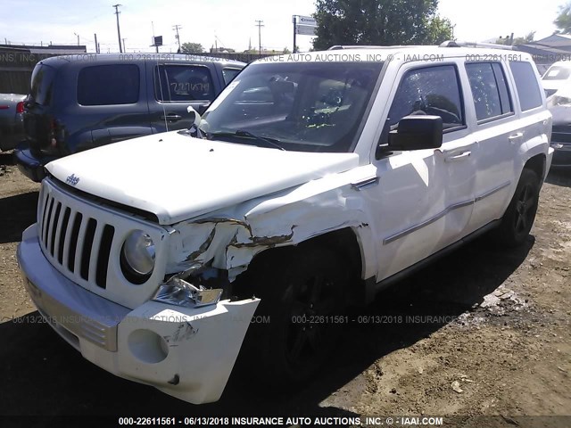 1J4NT4GB2AD610305 - 2010 JEEP PATRIOT LIMITED WHITE photo 2