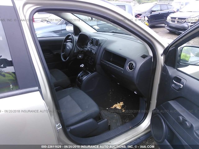 1J4FT47AX9D228417 - 2009 JEEP COMPASS SPORT TAN photo 5