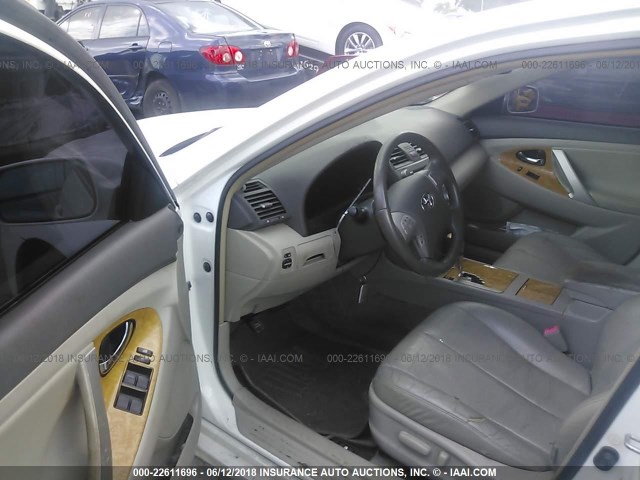 JTNBK46K173008390 - 2007 TOYOTA CAMRY NEW GENERAT LE/XLE/SE WHITE photo 5