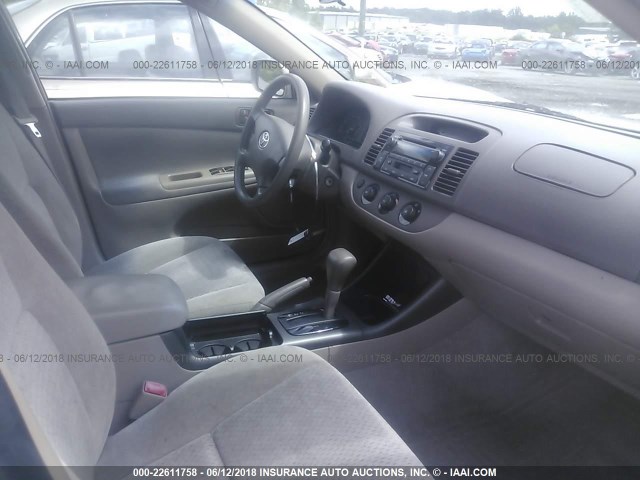 4T1BE30K64U315800 - 2004 TOYOTA CAMRY LE/XLE/SE 金色 照片 5