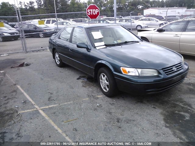 4T1BG22K0WU238801 - 1998 TOYOTA CAMRY CE/LE/XLE 绿色 照片 1