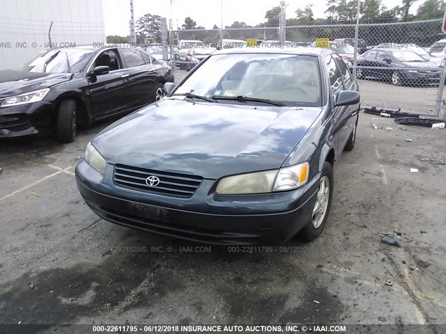 4T1BG22K0WU238801 - 1998 TOYOTA CAMRY CE/LE/XLE 绿色 照片 6