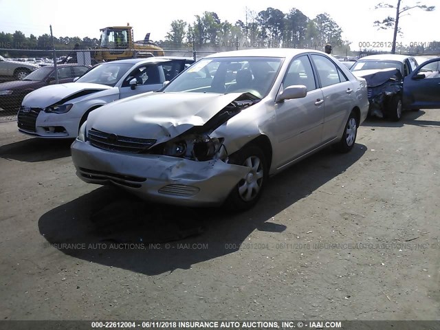 4T1BE32K44U937616 - 2004 TOYOTA CAMRY LE/XLE/SE ვერცხლისფერი ფოტო 2