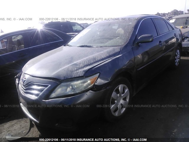 4T1BF3EK3AU089409 - 2010 TOYOTA CAMRY SE/LE/XLE GRAY photo 2