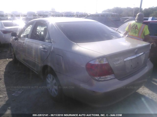 4T1BE32K35U559208 - 2005 TOYOTA CAMRY LE/XLE/SE ვერცხლისფერი ფოტო 3
