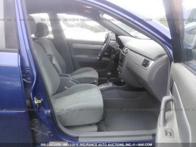 KL5JD56Z65K222832 - 2005 SUZUKI FORENZA S BLUE photo 5