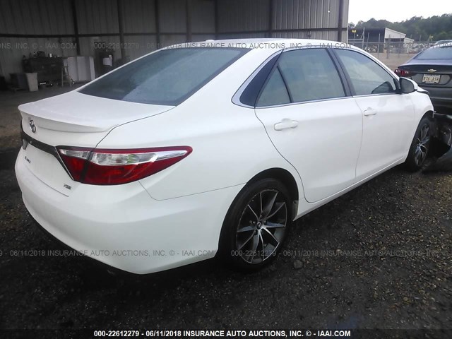 4T1BF1FK2FU037585 - 2015 TOYOTA CAMRY LE/XLE/SE/XSE WHITE photo 4