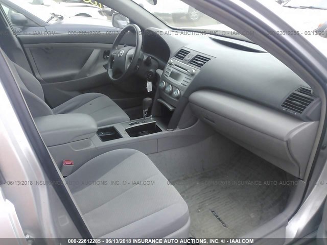 4T1BE46K88U232873 - 2008 TOYOTA CAMRY CE/LE/XLE/SE SILVER photo 5