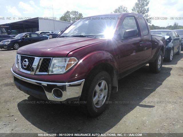 1N6AD06W88C415546 - 2008 NISSAN FRONTIER KING CAB LE/SE/OFF ROAD BURGUNDY photo 2