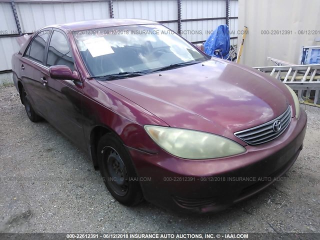 4T1BE32K95U053589 - 2005 TOYOTA CAMRY LE/XLE/SE წითელი ფოტო 1