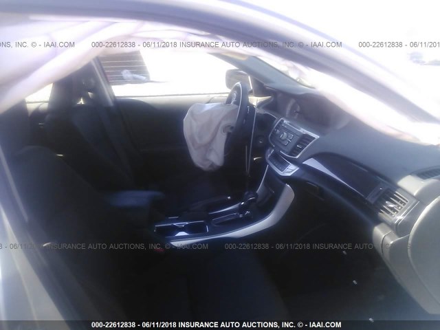 1HGCR2F53DA124377 - 2013 HONDA ACCORD SPORT 银色 照片 5