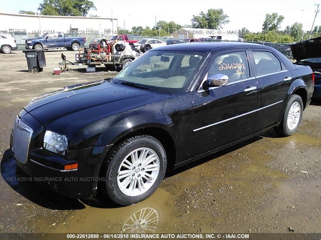 2C3CA5CV9AH225341 - 2010 CHRYSLER 300 TOURING BLACK photo 2