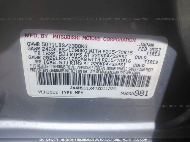 JA4MS31X47Z011236 - 2007 MITSUBISHI OUTLANDER ES/LS SILVER photo 9