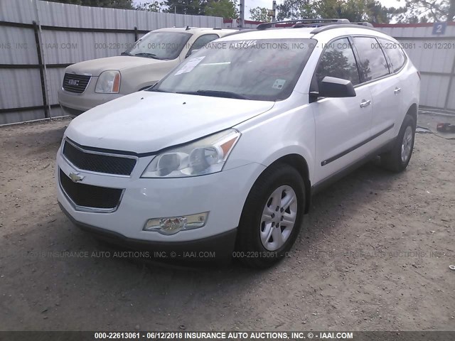 1GNER13D29S142780 - 2009 CHEVROLET TRAVERSE LS WHITE photo 2