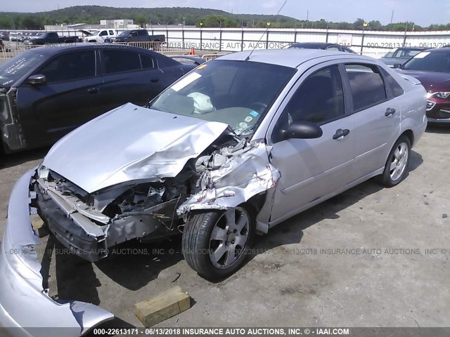 1FAFP38322W116795 - 2002 FORD FOCUS ZTS SILVER photo 2