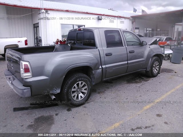 1Z7HC28K79S729548 - 2009 MITSUBISHI RAIDER LS GRAY photo 4