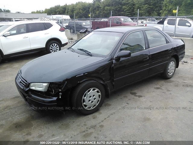 4T1BG22K4XU612523 - 1999 TOYOTA CAMRY CE/LE/XLE BLACK photo 2