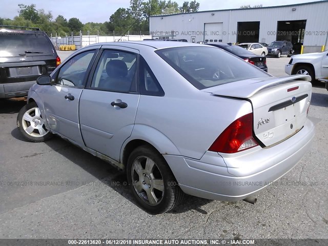 1FAFP38353W114136 - 2003 FORD FOCUS ZTS SILVER photo 3