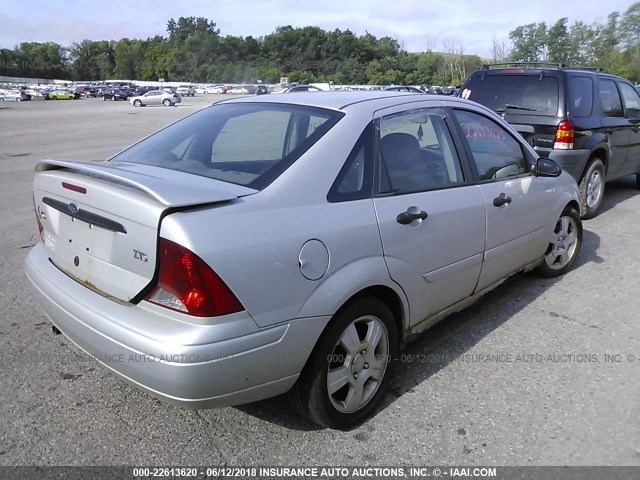 1FAFP38353W114136 - 2003 FORD FOCUS ZTS SILVER photo 4