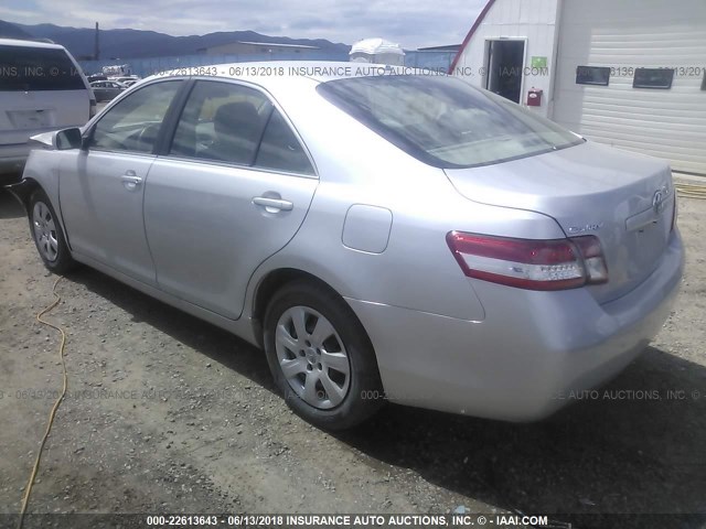 JTNBF3EK8B3012168 - 2011 TOYOTA CAMRY SE/LE/XLE SILVER photo 3