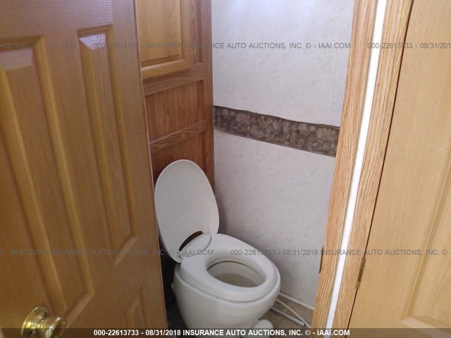 4X4FCRK234P188203 - 2004 FOREST RIVER CEDAR CREEK  白色 照片 10