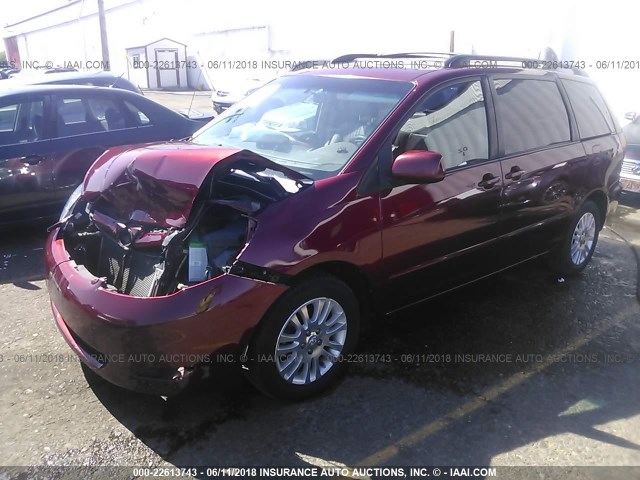 5TDBK22C18S011846 - 2008 TOYOTA SIENNA XLE/XLE LIMITED RED photo 2