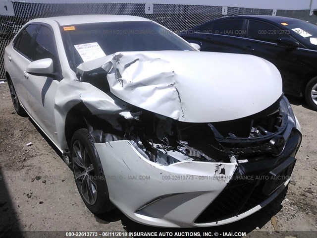 4T1BF1FK2FU024738 - 2015 TOYOTA CAMRY LE/XLE/SE/XSE WHITE photo 6