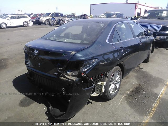 4T1BF1FK7GU178234 - 2016 TOYOTA CAMRY LE/XLE/SE/XSE Dark Blue photo 4