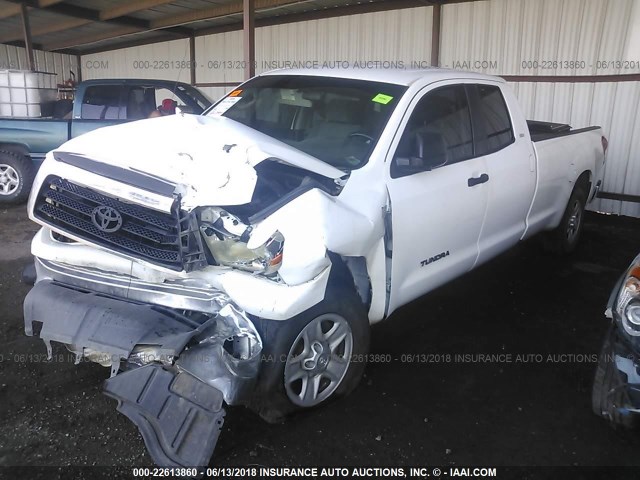 5TFSV54127X003929 - 2007 TOYOTA TUNDRA DOUBLE CAB SR5 WHITE photo 2