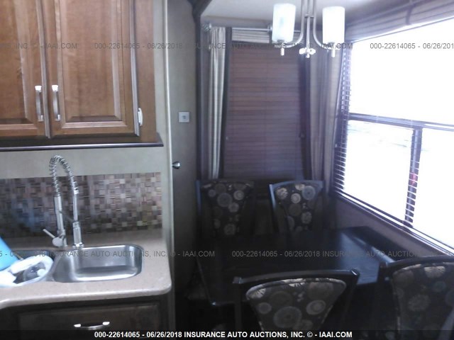 4X4TWDS24GM055937 - 2016 FOREST RIVER WILDWOOD LODGE  灰色 照片 5