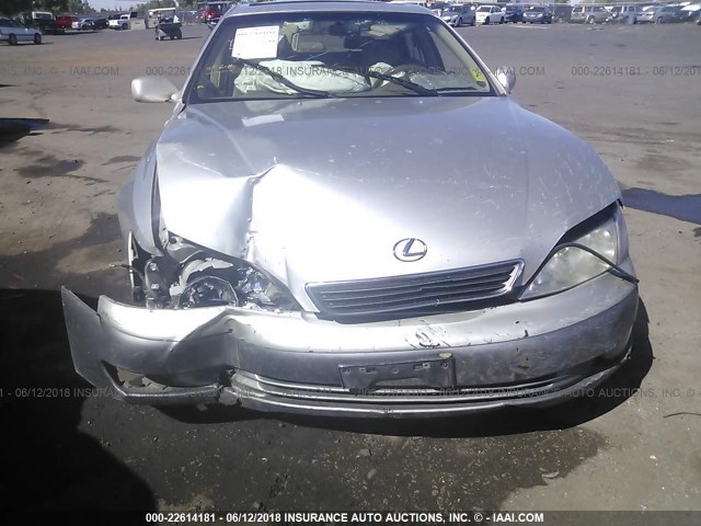 JT8BF28G2X5056294 - 1999 LEXUS ES 300 SILVER photo 6