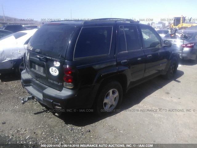 1GNDT13S022500797 - 2002 CHEVROLET TRAILBLAZER  BLACK photo 4