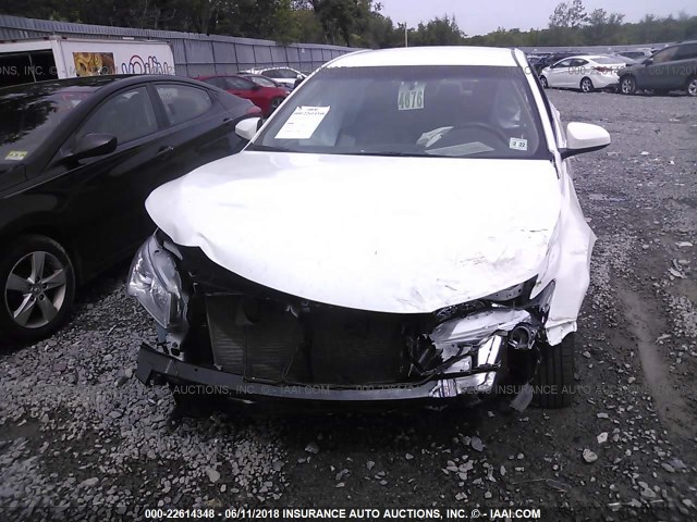 4T1BF1FK8HU400085 - 2017 TOYOTA CAMRY LE/XLE/SE/XSE WHITE photo 6
