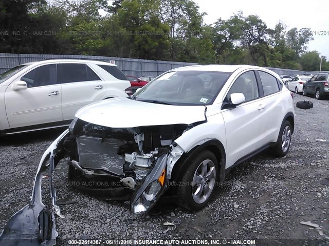 3CZRU6H30JM703863 - 2018 HONDA HR-V LX WHITE photo 2