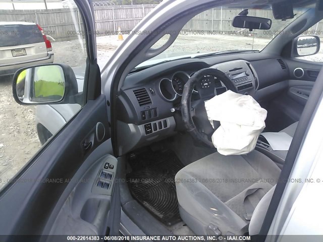 3TMJU62N45M003945 - 2005 TOYOTA TACOMA DOUBLE CAB PRERUNNER SILVER photo 5