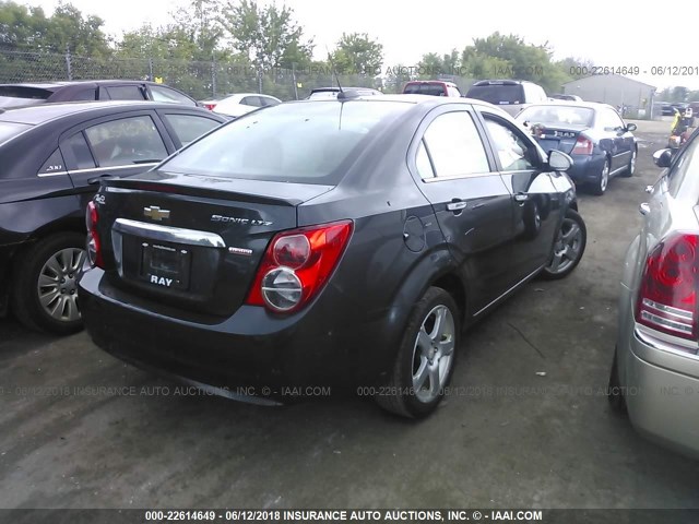 1G1JE5SB8F4103310 - 2015 CHEVROLET SONIC LTZ GRAY photo 4