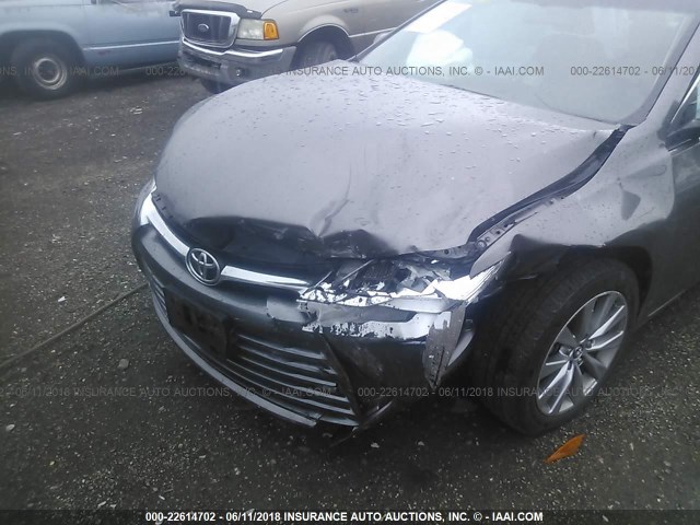 4T1BK1FK2FU566658 - 2015 TOYOTA CAMRY XSE/XLE GRAY photo 6