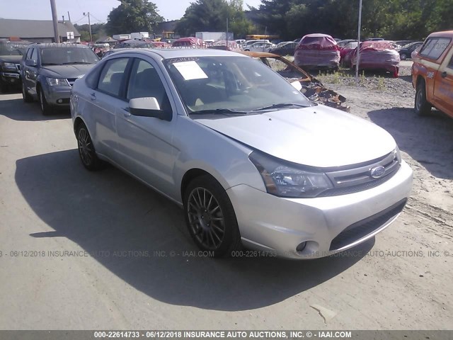 1FAHP3GN2AW186310 - 2010 FORD FOCUS SES SILVER photo 1