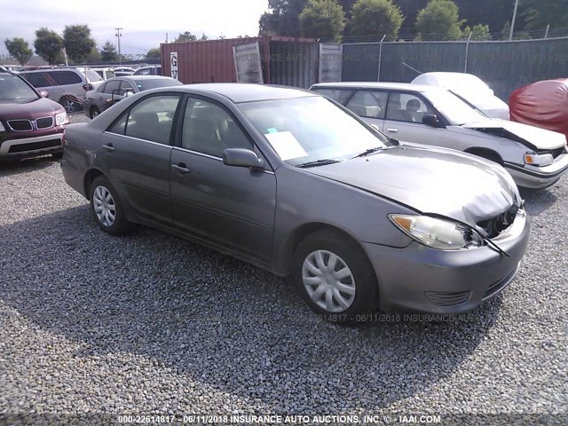 4T1BE32K56U679982 - 2006 TOYOTA CAMRY LE/XLE/SE ნაცრისფერი ფოტო 1